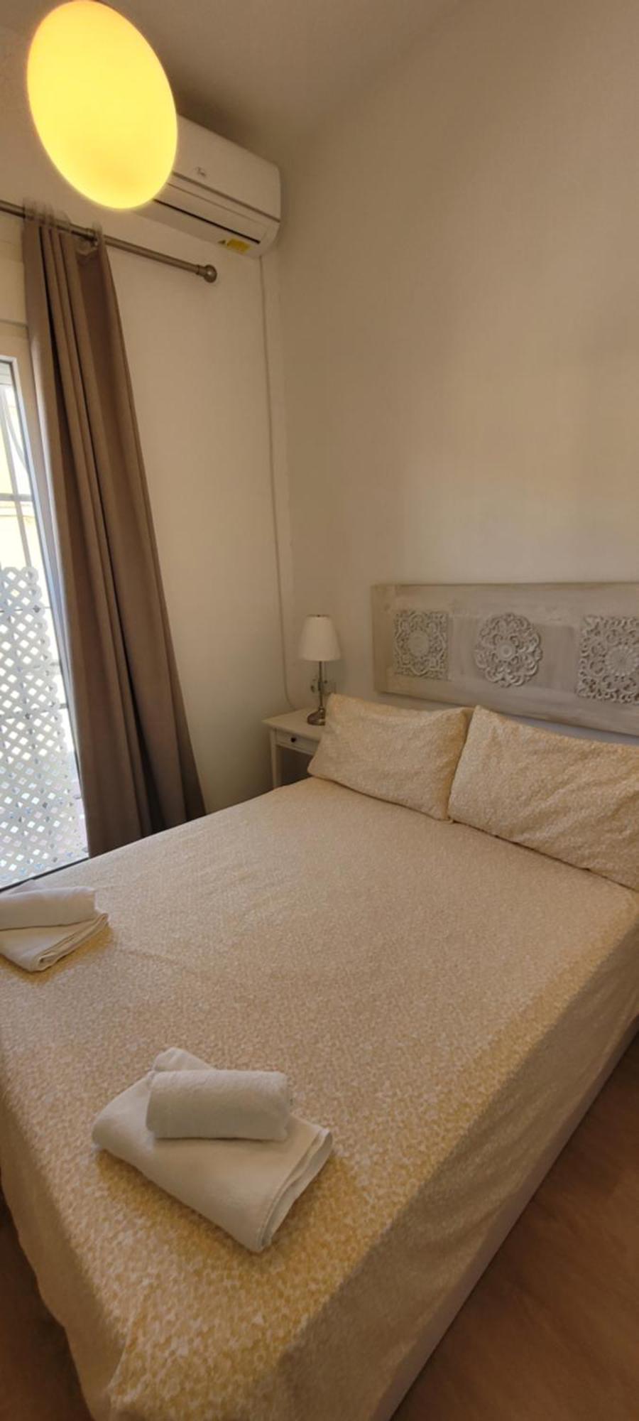 Apartamentos Iglesia De Santiago เฮเรซ เด ลาฟรอนเตรา ภายนอก รูปภาพ